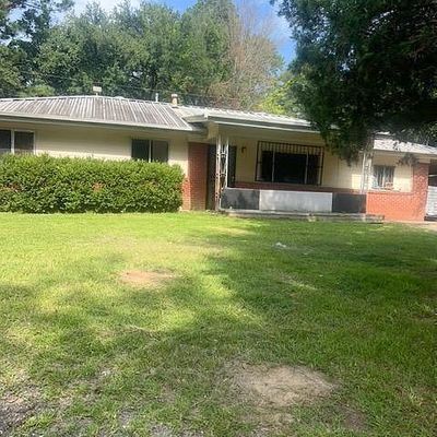 463 Queen Theresa Ln, Jackson, MS 39209