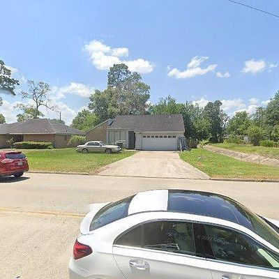 4895 Folsom Dr, Beaumont, TX 77706