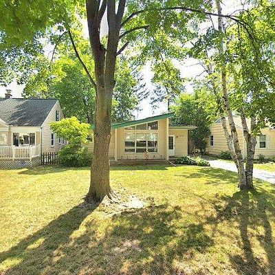 49 Camley Dr, Waterford, MI 48328