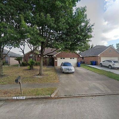 633 Manor Dr, Angleton, TX 77515