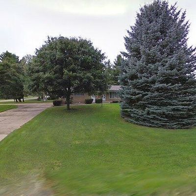 64321 Wicklow Hill Dr, Washington, MI 48095