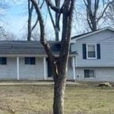 6458 Herbmoor St, Troy, MI 48098