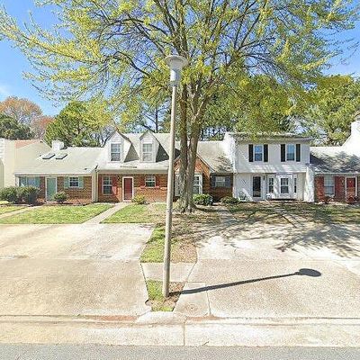 658 Hollomon Dr, Hampton, VA 23666