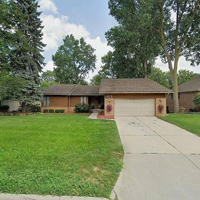 676 Wellington Cres, Mount Clemens, MI 48043