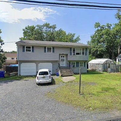 685 Adams Ln, North Brunswick, NJ 08902