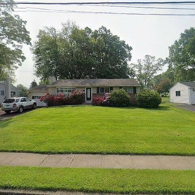 691 Valley Rd, Warminster, PA 18974