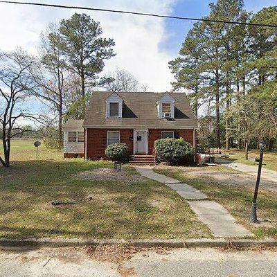 700 Floyd St, Fairmont, NC 28340