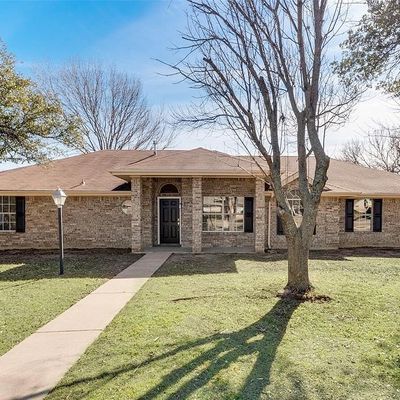 700 Stonebrooke Dr, Burleson, TX 76028