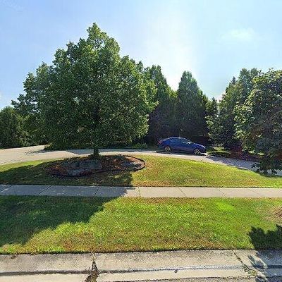 7019 Treeline Dr, West Bloomfield, MI 48322