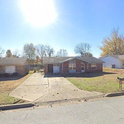 705 L St, Barling, AR 72923