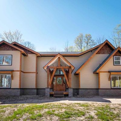 7058 Shade Tree Ln, Traverse City, MI 49685