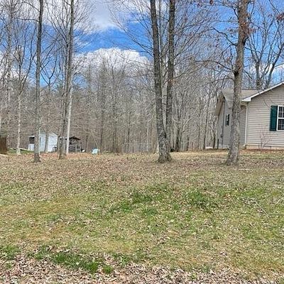 707 Jane Phillips Rd, Oneida, TN 37841