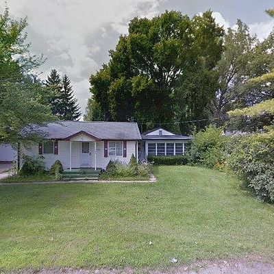 708 S Wood St, Chesaning, MI 48616