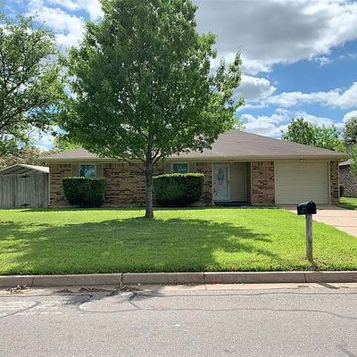 709 Nw Douglas St, Burleson, TX 76028