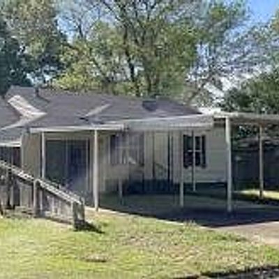 712 Macarthur Ave, Wake Village, TX 75501