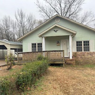 713 Gwen St, Paris, TN 38242