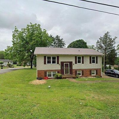 715 E 11 Th St, Newton, NC 28658