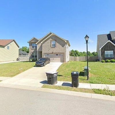 718 Crestone Ln, Clarksville, TN 37042