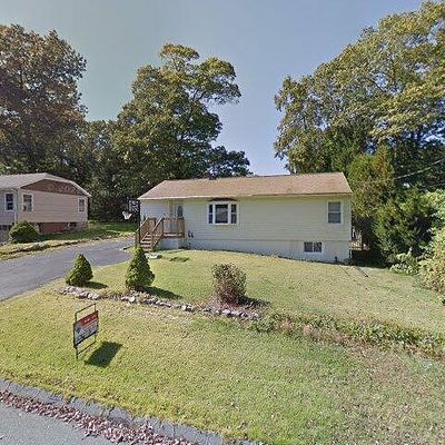 72 Flyers Dr, Norwich, CT 06360