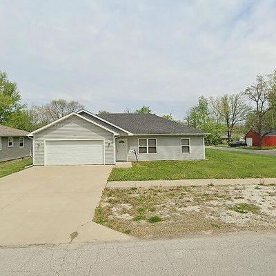 721 E Early St, Centralia, MO 65240