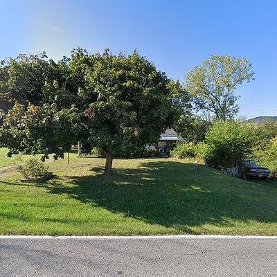 726 New Hope Rd, Staunton, VA 24401