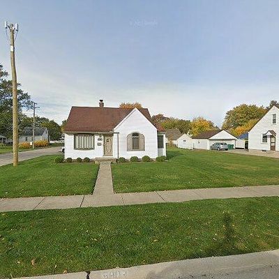 5803 Deering St, Garden City, MI 48135