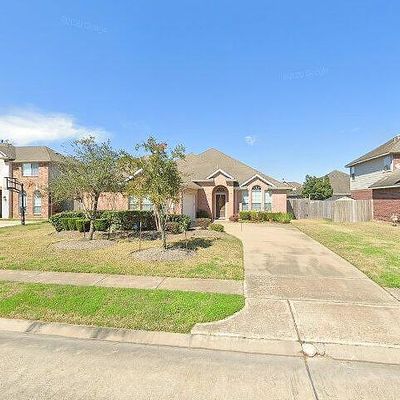 5809 Little Grove Dr, Pearland, TX 77581