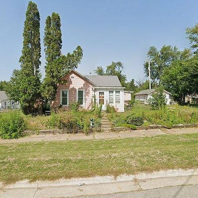 6 E High St, Marshalltown, IA 50158