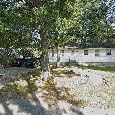 60 Kenneth Ave, Warwick, RI 02889