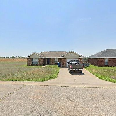 601 Russell Ave, Cordell, OK 73632