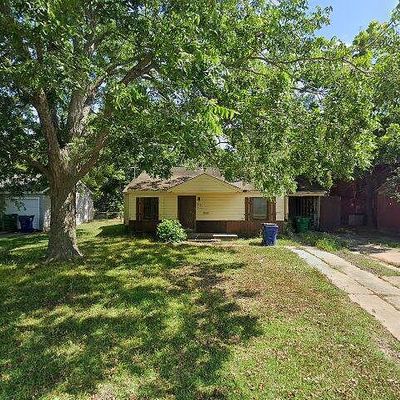 604 Lorrain St, Angleton, TX 77515