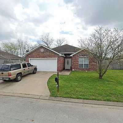 609 Roosevelt St, Navasota, TX 77868