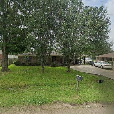 615 Saint Charles St, Flora, MS 39071