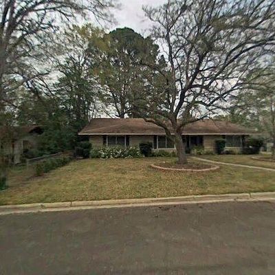 618 W Milam St, Livingston, TX 77351