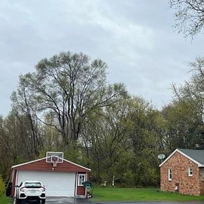 6190 Flemings Lake Rd, Clarkston, MI 48346