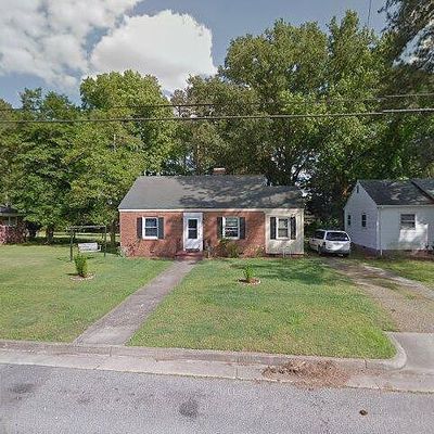 621 Peachtree St, Emporia, VA 23847