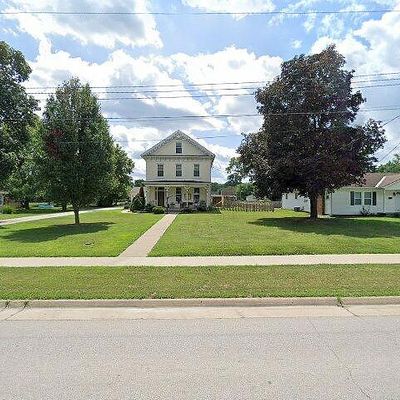 811 White St, Canton, MO 63435