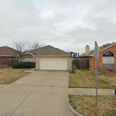 814 Gemstone Trl, Arlington, TX 76002