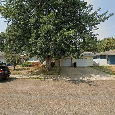 821 10 Th Ave W, Dickinson, ND 58601