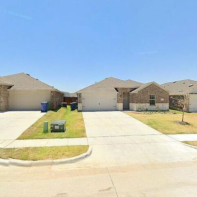 832 Glover Dr, Aubrey, TX 76227