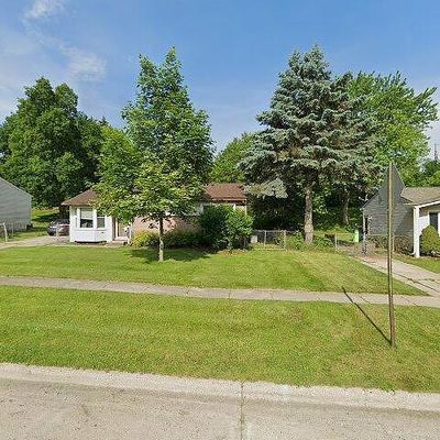 841 Bishop St, Milford, MI 48381