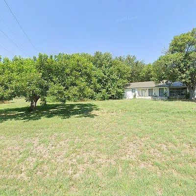 842 Church Rd, Mcgregor, TX 76657