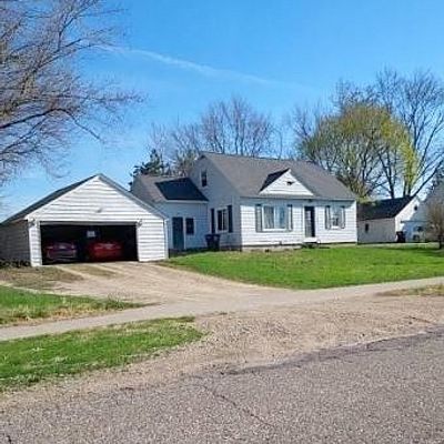 8449 Gordon St, Zeeland, MI 49464