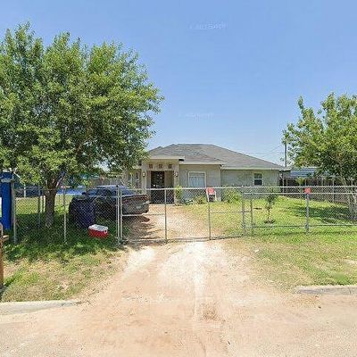 8509 N Kenyon Dr, Edinburg, TX 78542