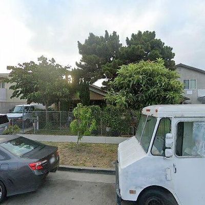 8628 Menlo Ave, Los Angeles, CA 90044