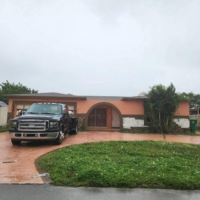 8649 W Long Acre Dr, Miramar, FL 33025