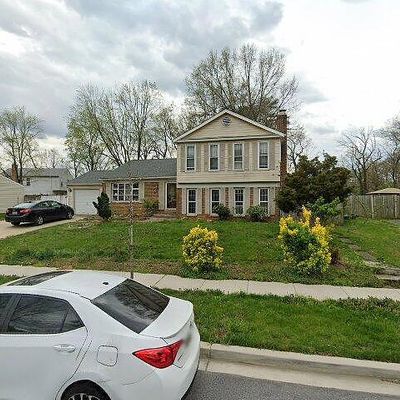 8705 Nightingale Dr, Lanham, MD 20706