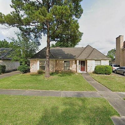 8803 Chelsworth Dr, Houston, TX 77083