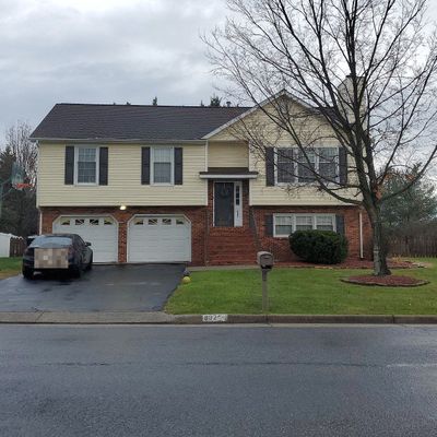 892 Barrens Village Ln, Roanoke, VA 24019