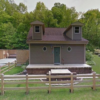 900 Pineview Dr, Elizabeth, PA 15037